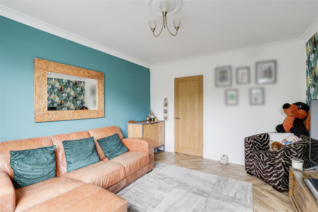 Property photo 3 of 29 2792.Jpg