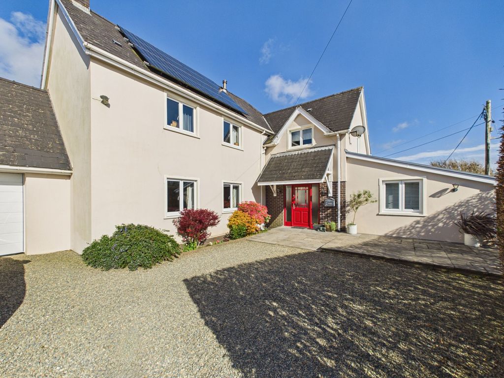 Property photo 2 of 41