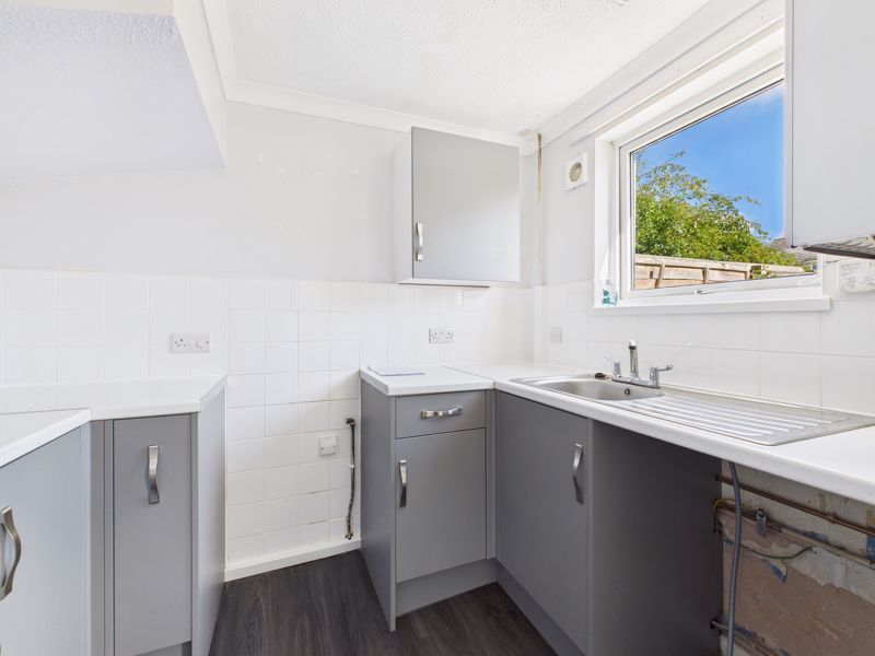 Property photo 2 of 9 Kitchen
