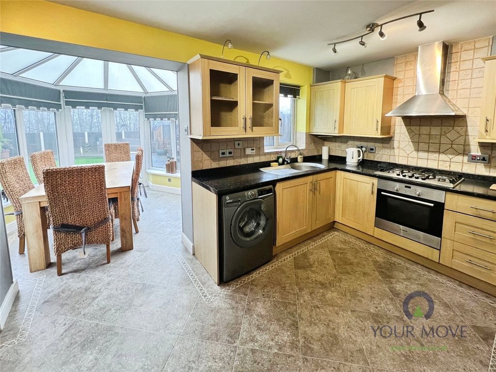 Property photo 3 of 15 Kitchen