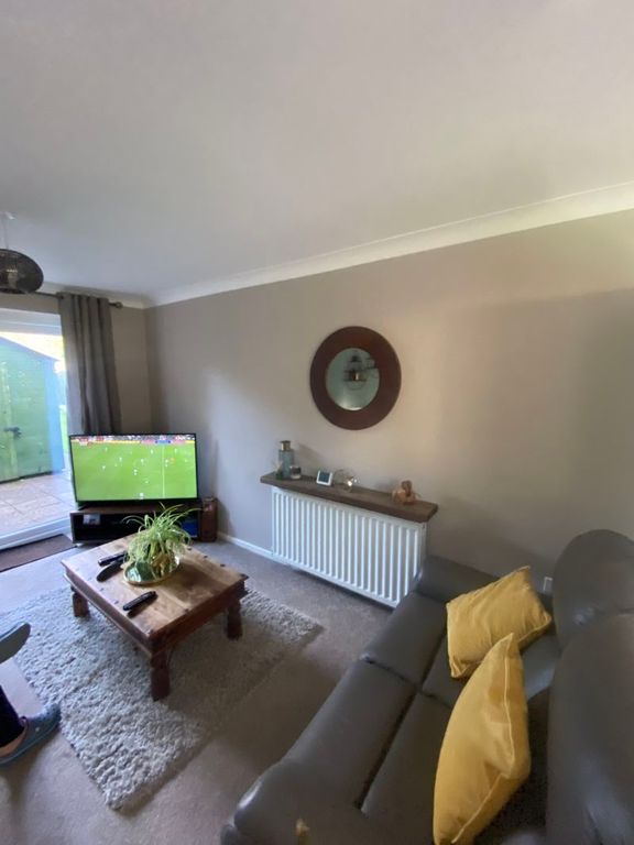 Property photo 1 of 13 Living Room