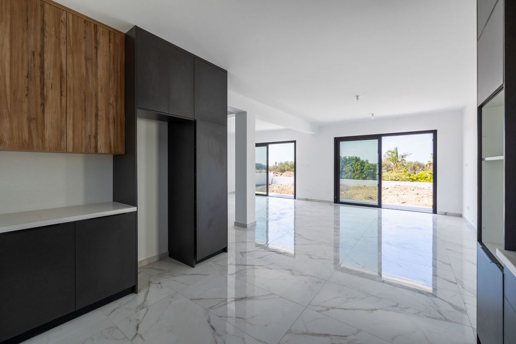 Property photo 3 of 30