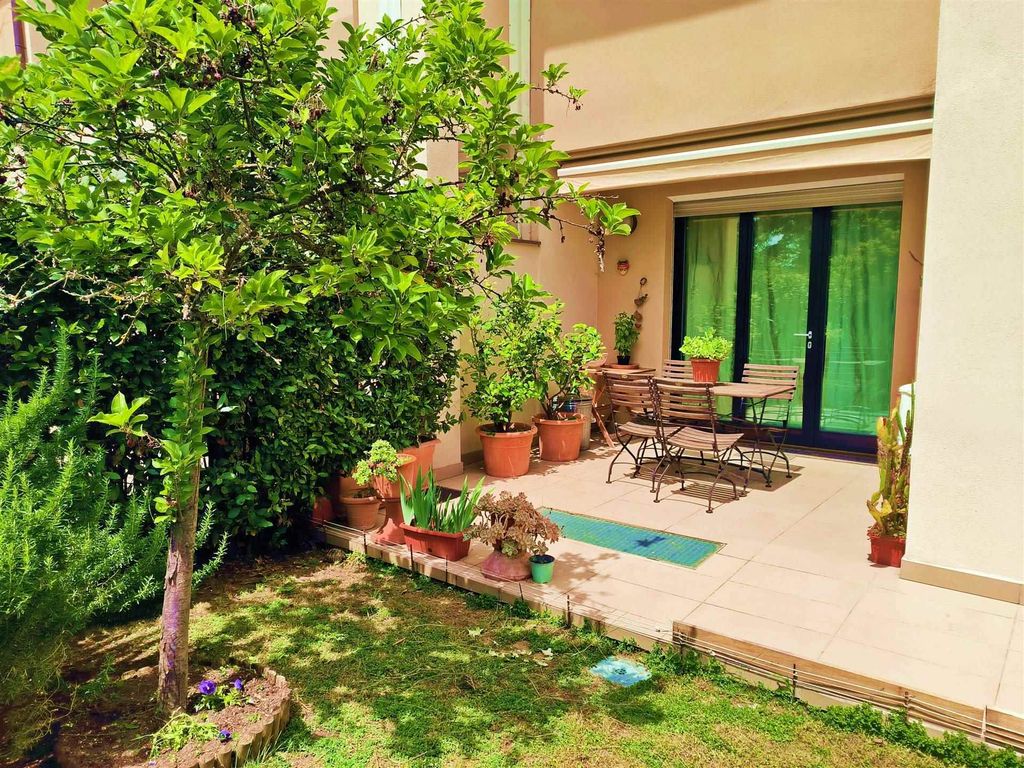 Property photo 1 of 30