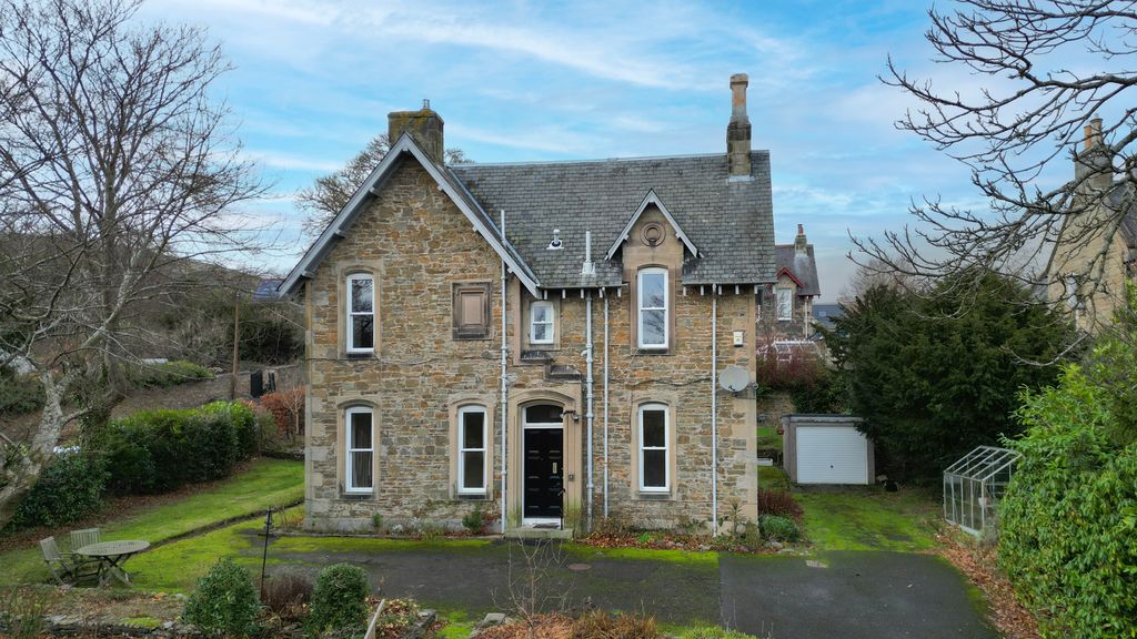 Property photo 1 of 13