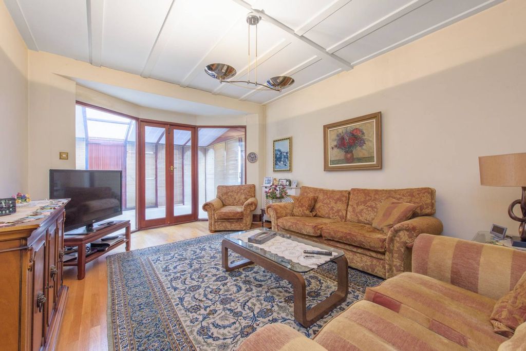 Property photo 3 of 9