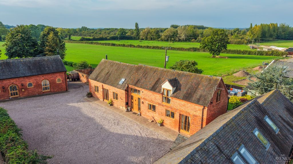 Property photo 1 of 34 5526612