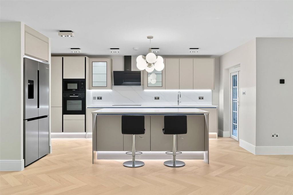 Property photo 2 of 16 Picture No. 05