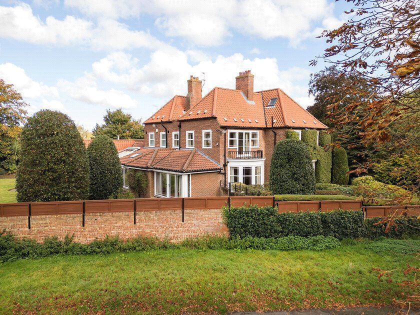 Property photo 2 of 22 External