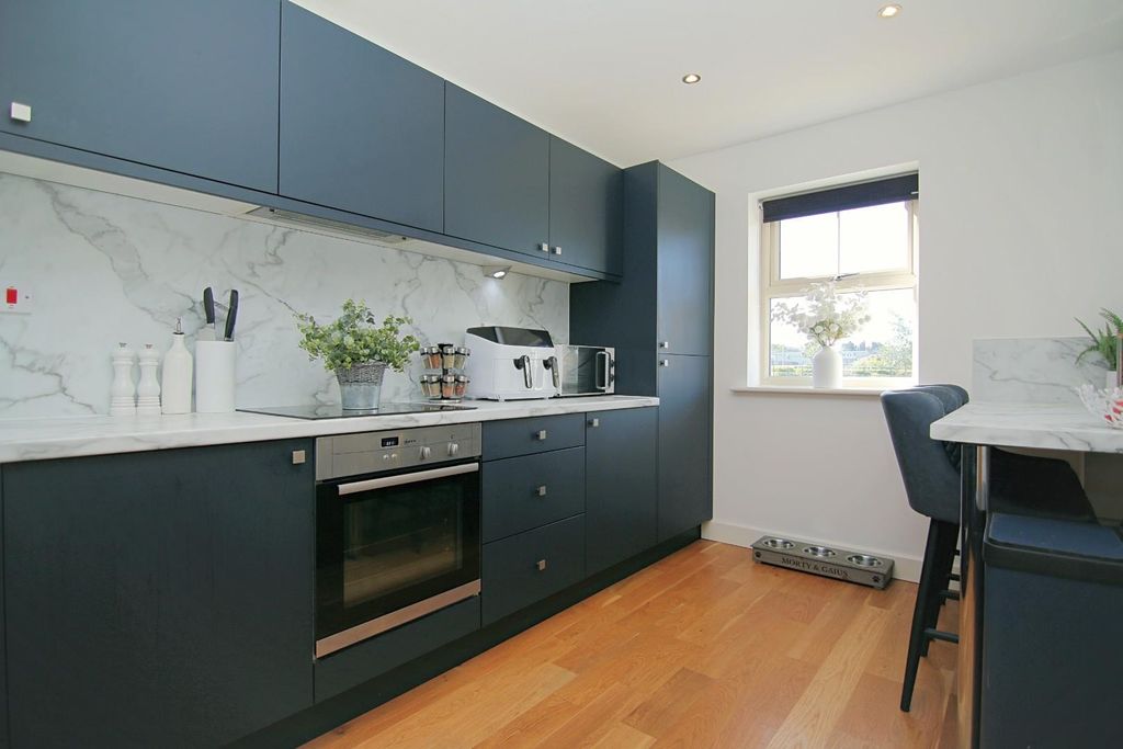 Property photo 3 of 22 Kitchen