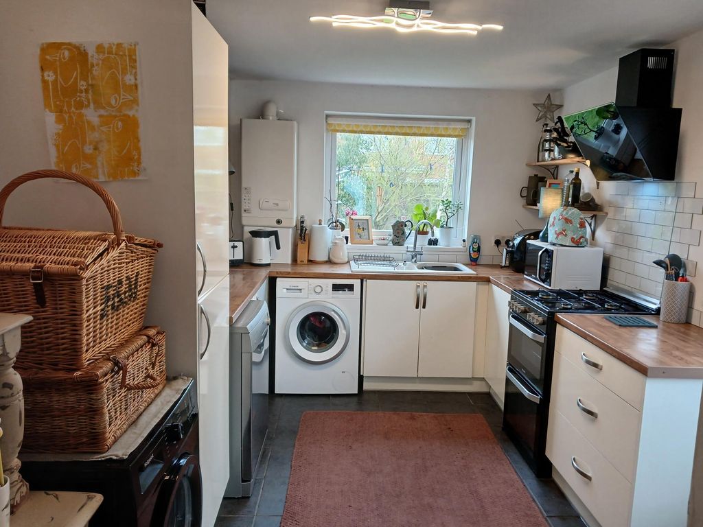 Property photo 3 of 9