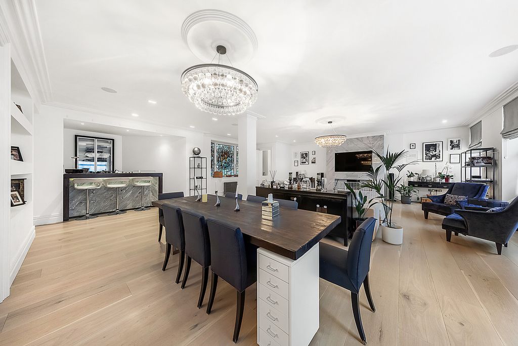 Property photo 3 of 21