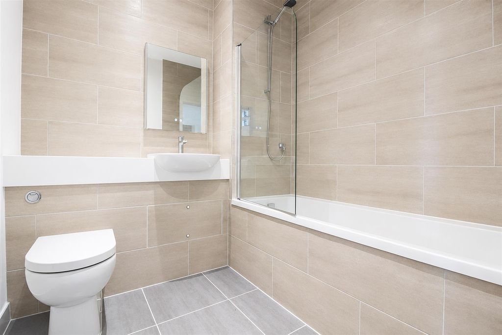 Property photo 3 of 8 7F75642F-88F6-403B-Ac38-8A9686Eaf13F.Png