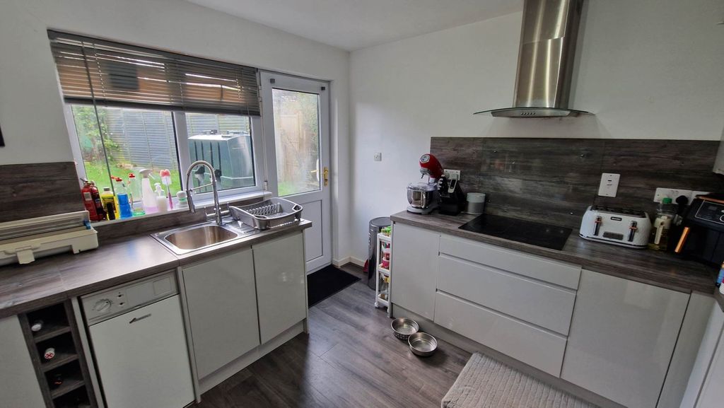 Property photo 3 of 22