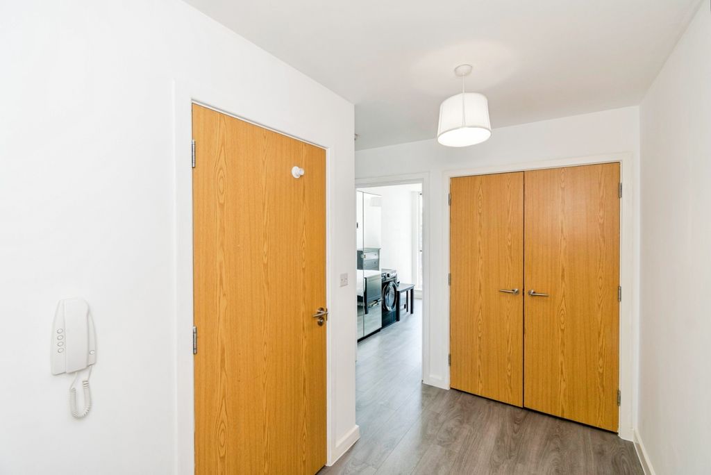 Property photo 3 of 10 Pbox-Img.Jpg