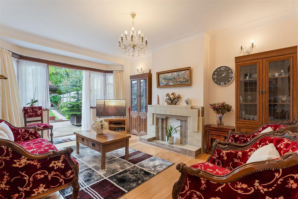 Property photo 3 of 22 Bramley Road-No Watermark-20.Jpg