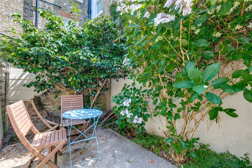 Property photo 3 of 9