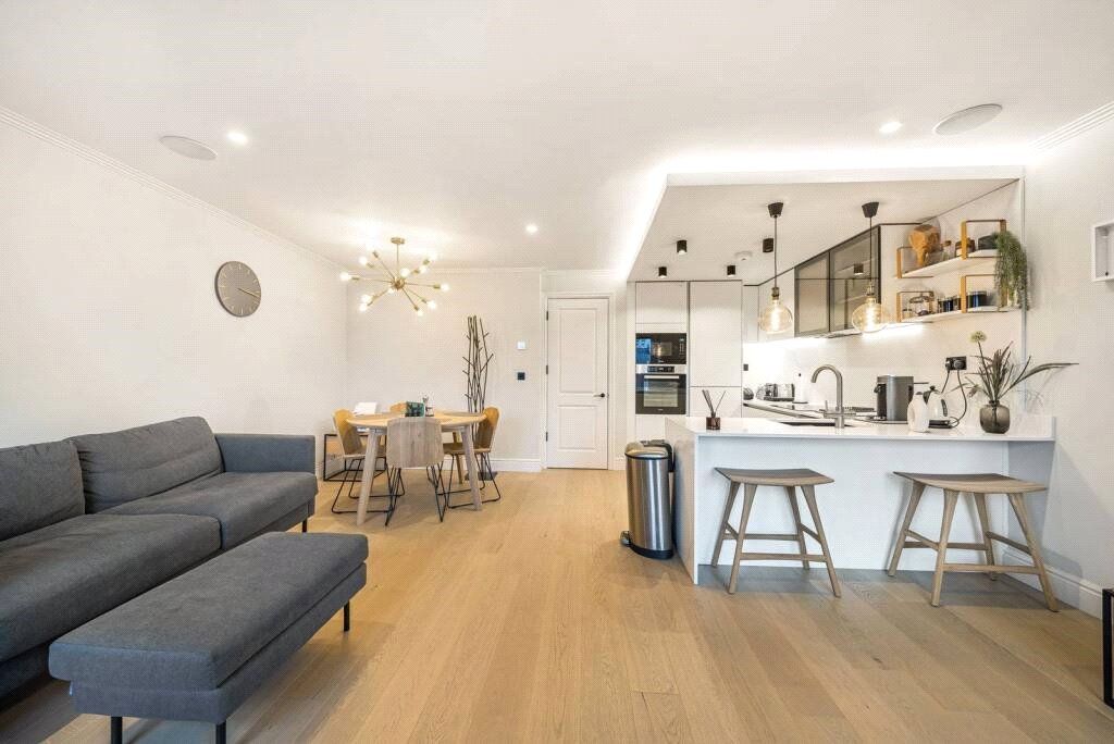 Property photo 2 of 8 Picture No. 24