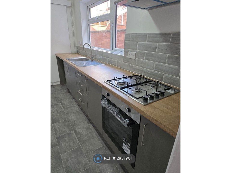 Property photo 1 of 16 Kitchen