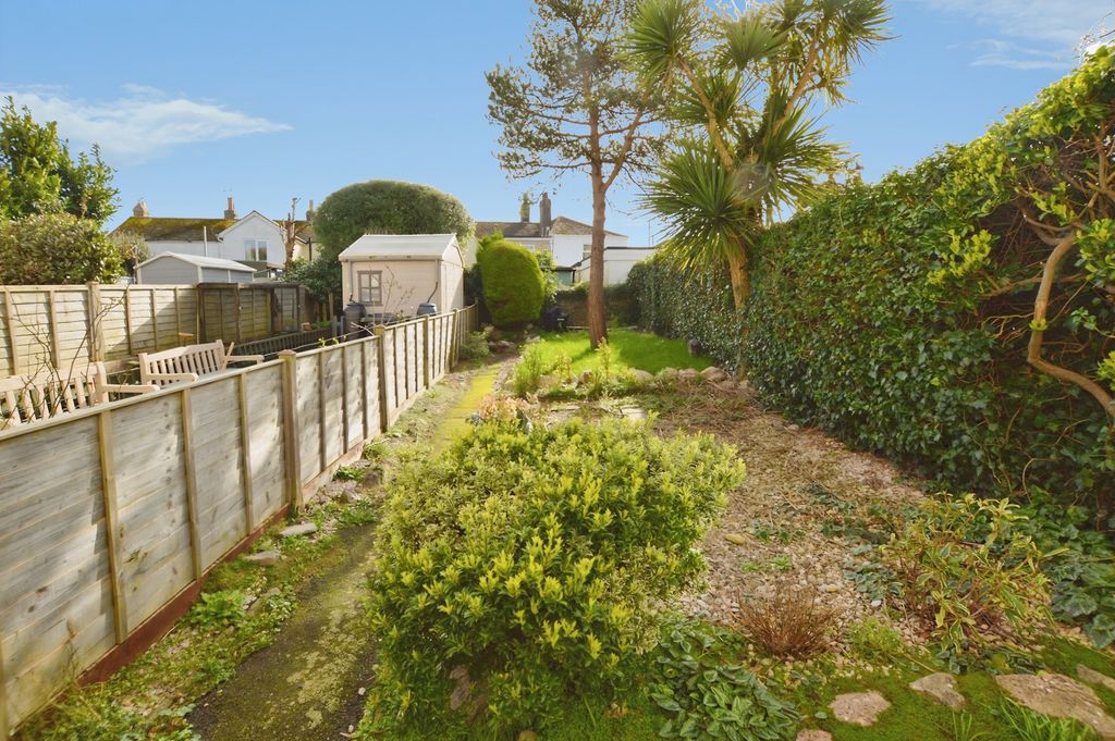 Property photo 3 of 13 Garden