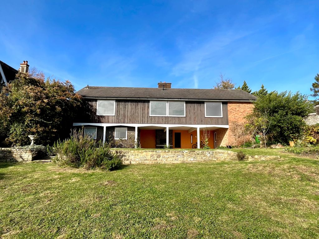 Property photo 1 of 20