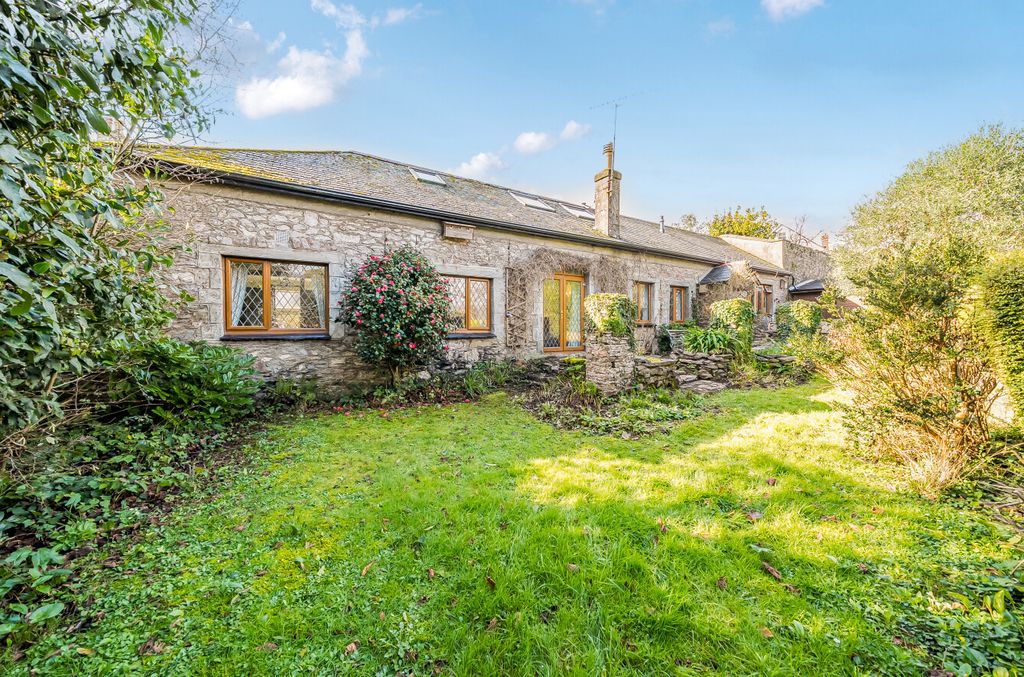 Property photo 1 of 25 1415000-1-6993241...