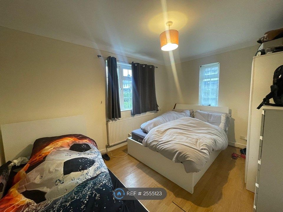 Property photo 3 of 12