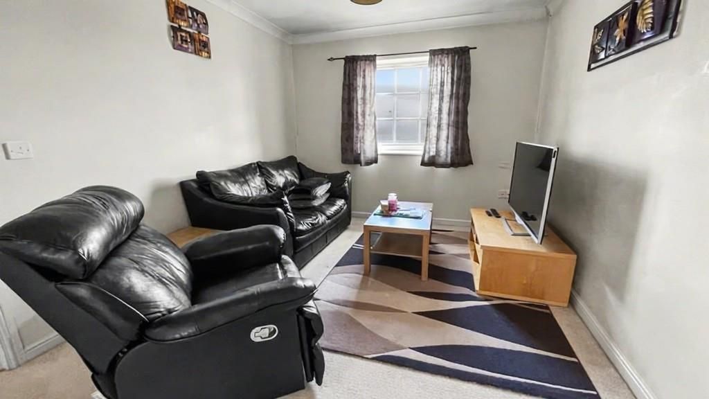 Property photo 2 of 8