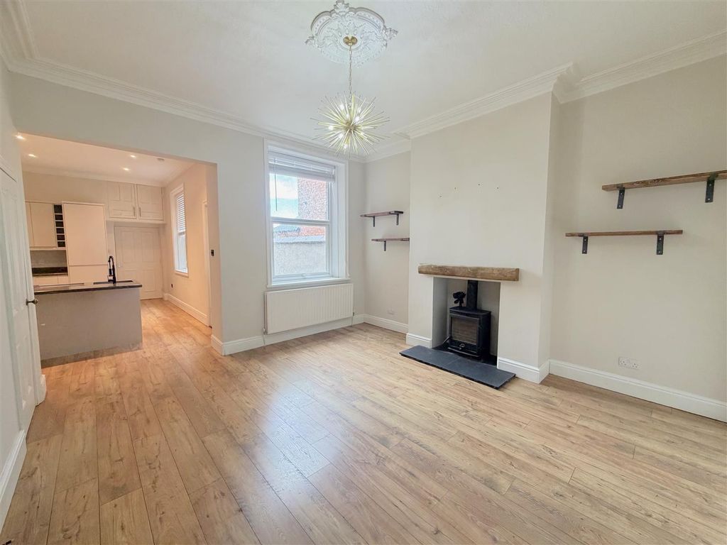 Property photo 3 of 34 Dining Room
