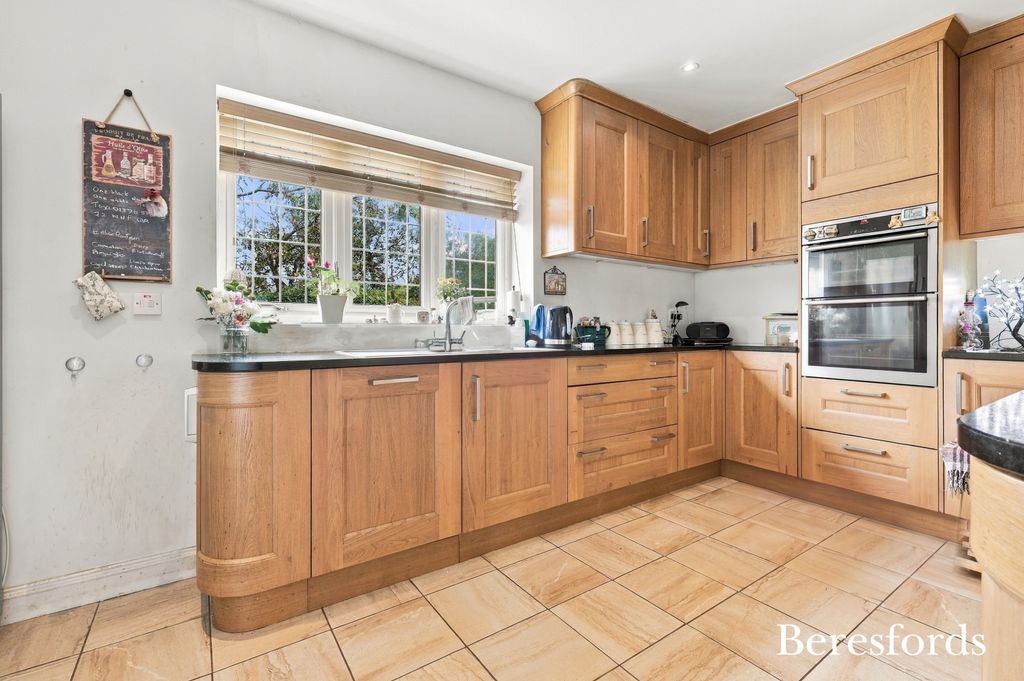 Property photo 3 of 33 Picture No. 64
