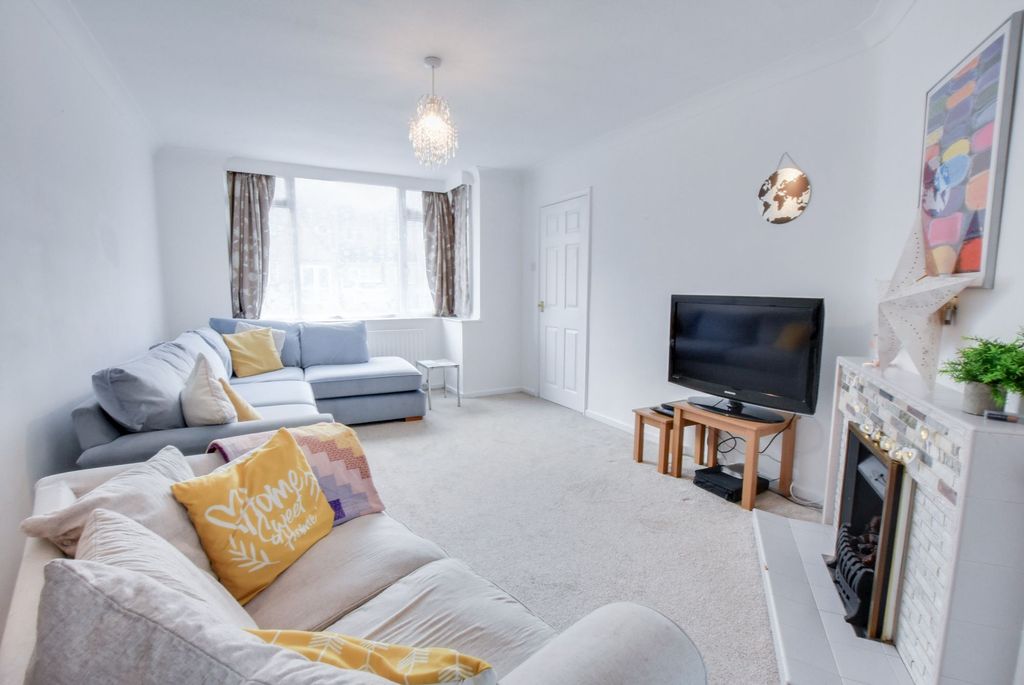 Property photo 2 of 35