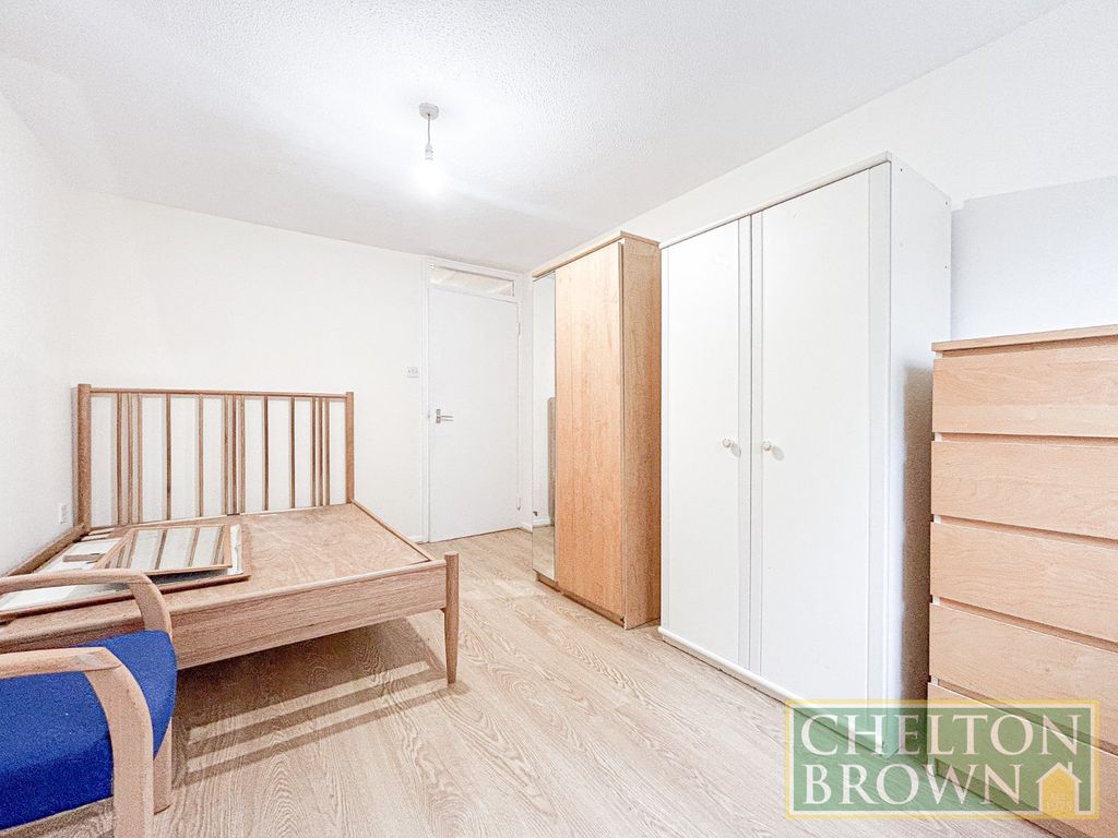 Property photo 3 of 17 Bedroom