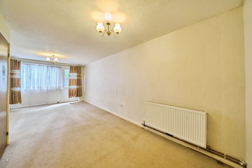 Property photo 2 of 19 Pbox-Img.Jpg
