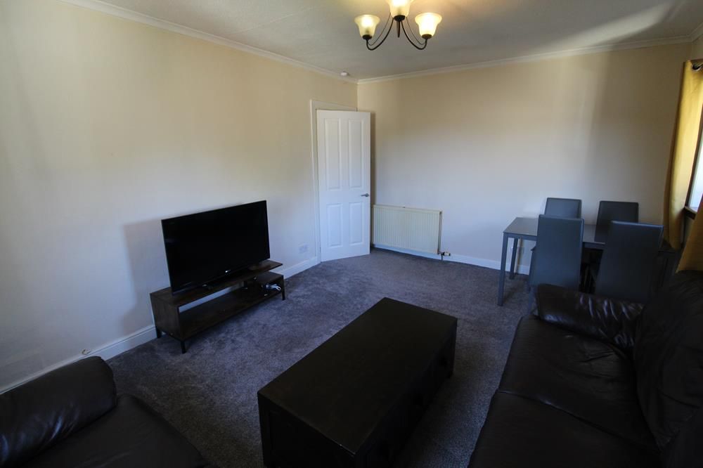 Property photo 2 of 10 Lounge Alt