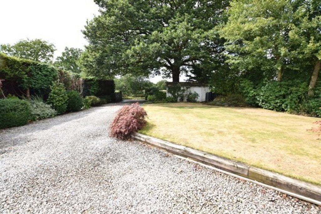 Property photo 2 of 30 Front Garden