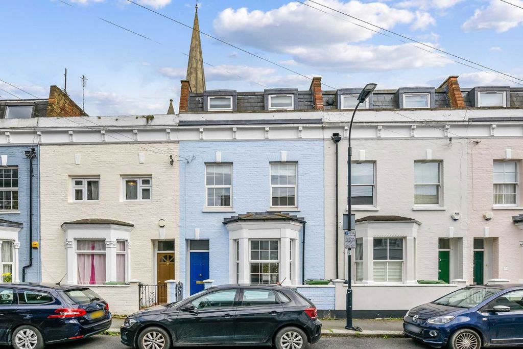 Property photo 1 of 7