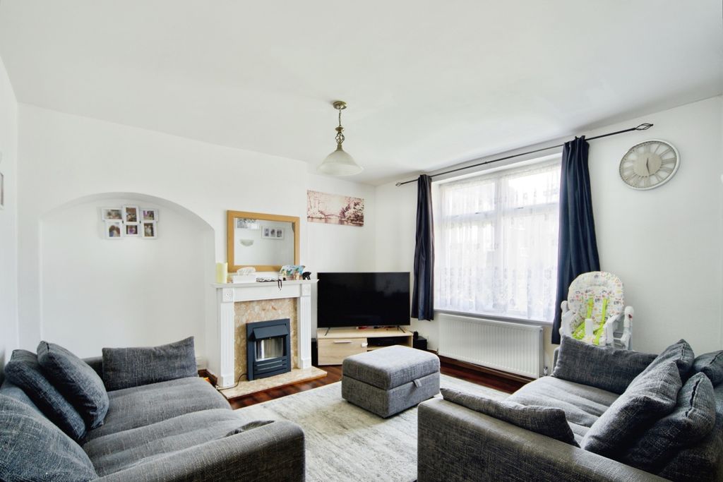 Property photo 2 of 15 Pbox-Img.Jpg