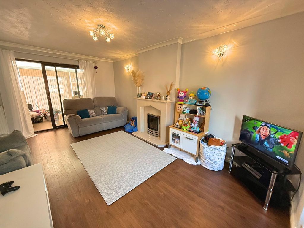 Property photo 2 of 18