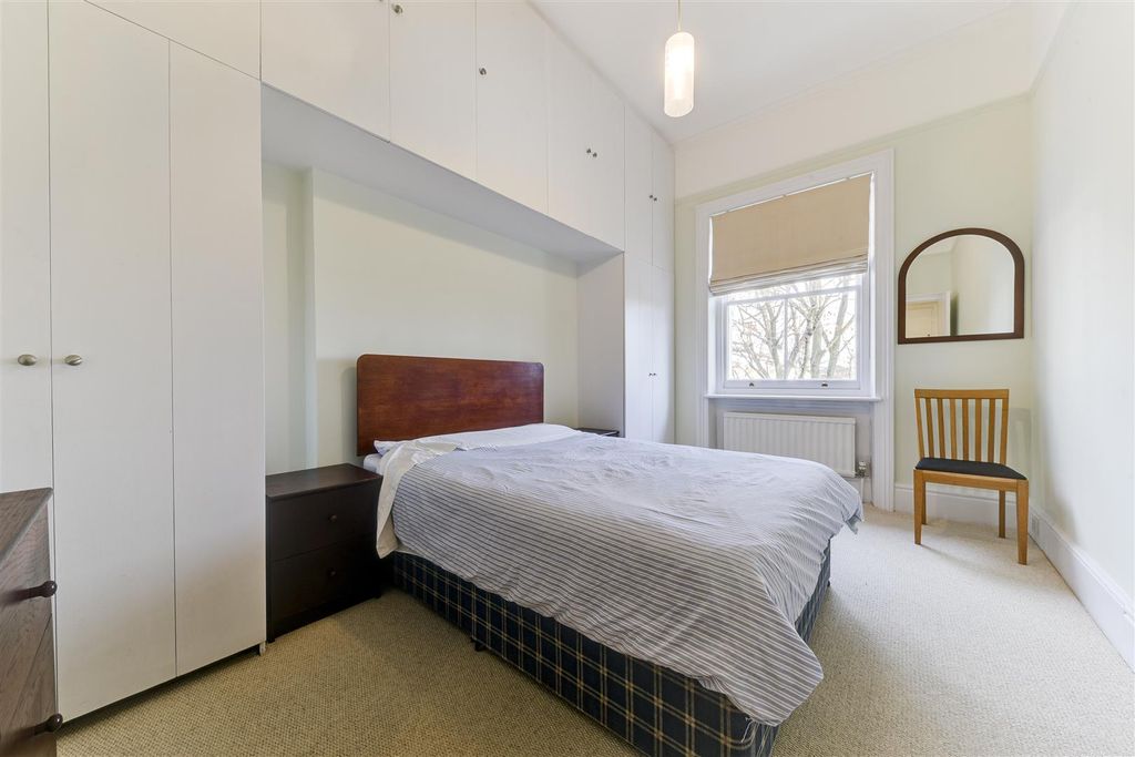 Property photo 3 of 7 Bedroom 1