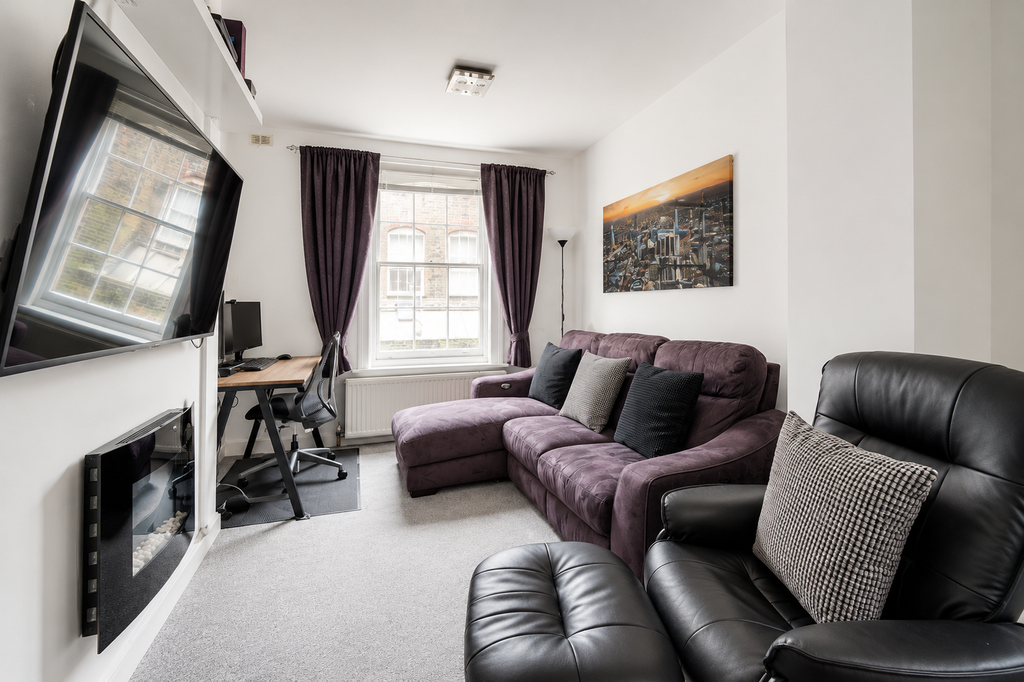 Property photo 2 of 10 1