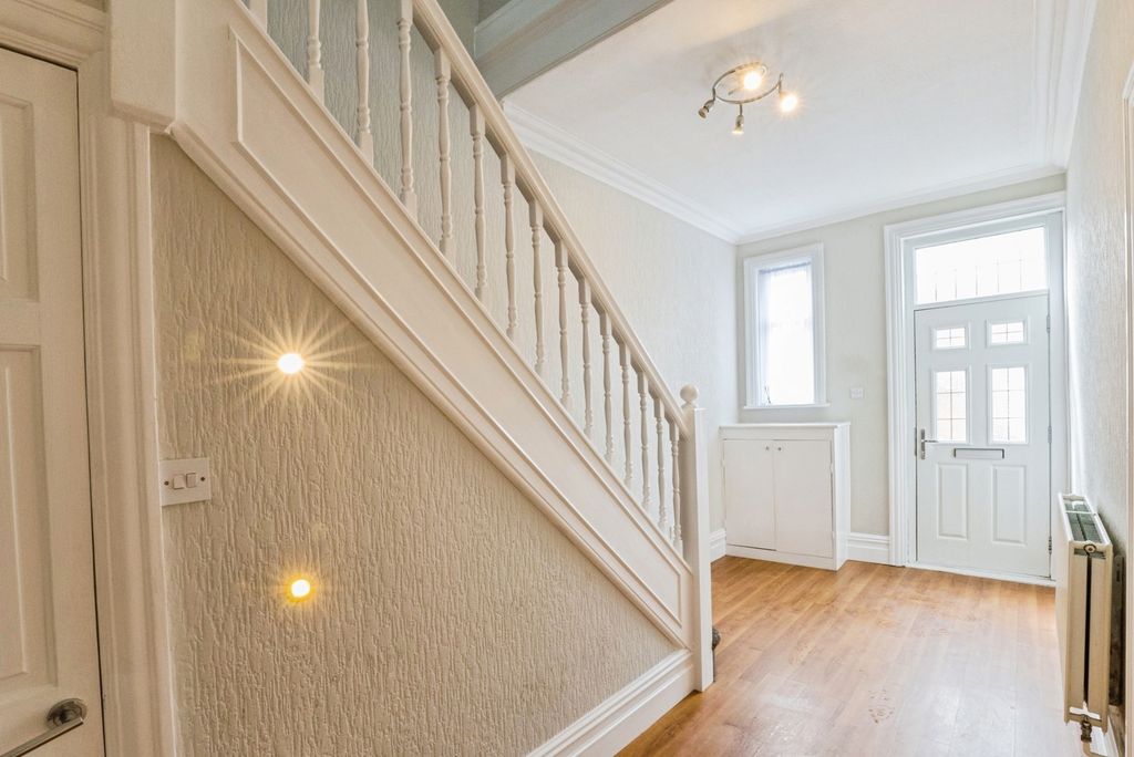 Property photo 3 of 29 Pbox-Img.Jpg