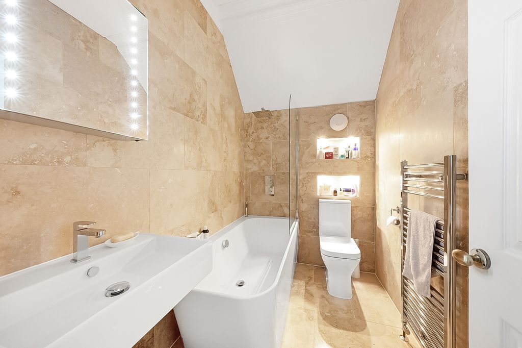 Additional image 10 of 3 bed flat for saleBroadway, Oxted RH8