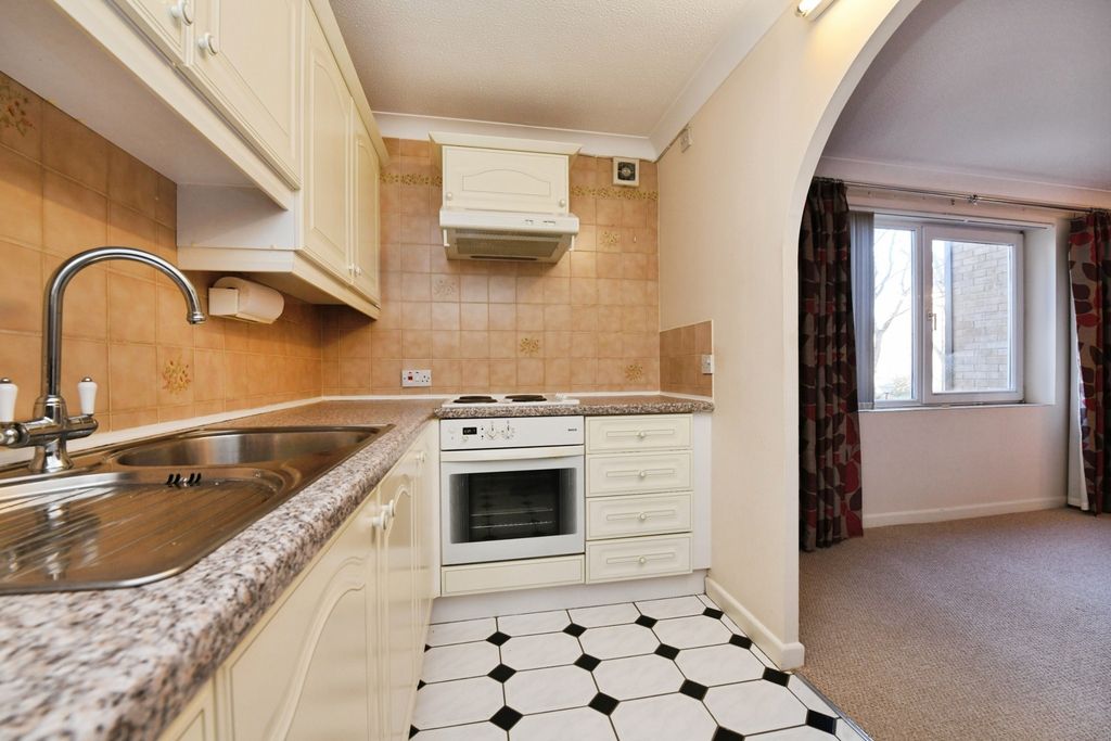 Property photo 3 of 15 Interior