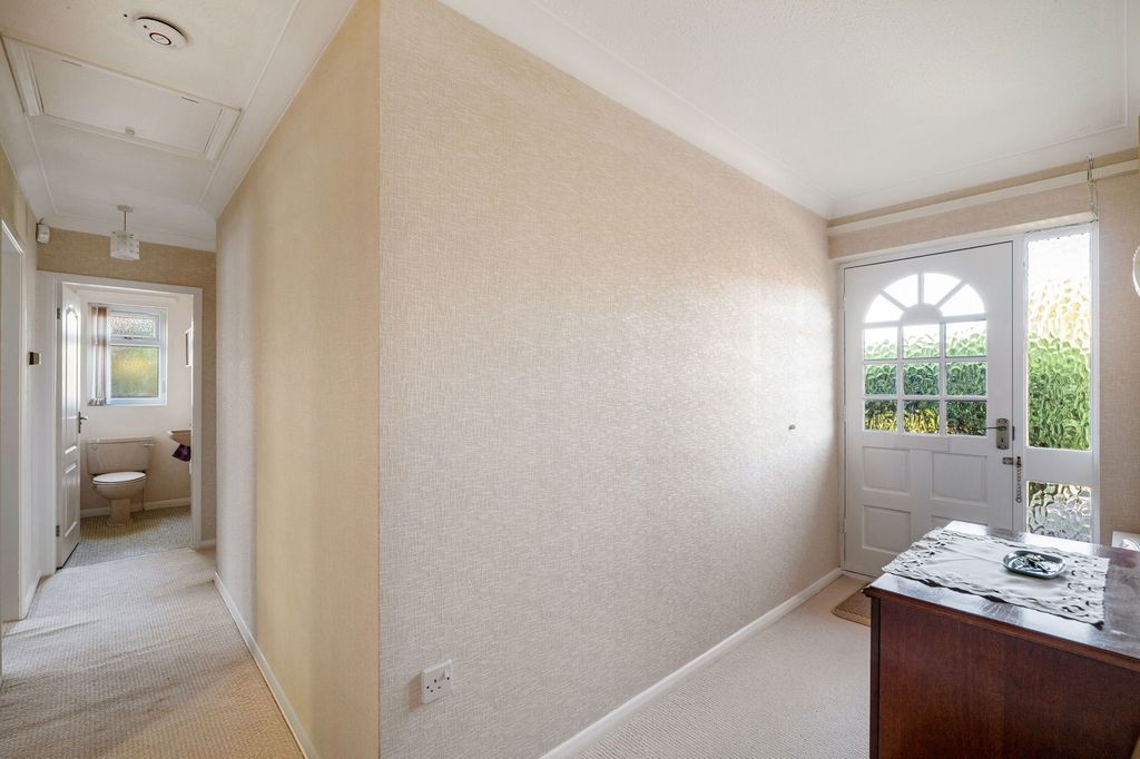 Property photo 3 of 27