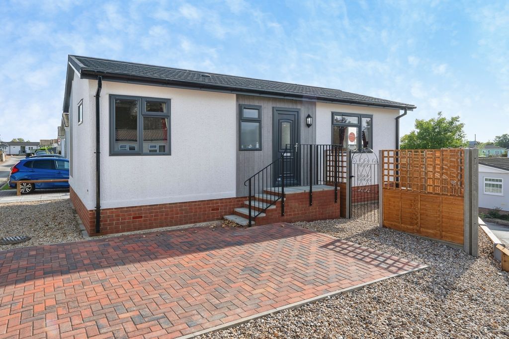 Property photo 1 of 21 Pbox-Img.Jpg