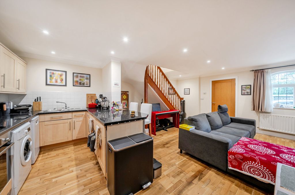 Property photo 3 of 20 1434798-14-69c56c...