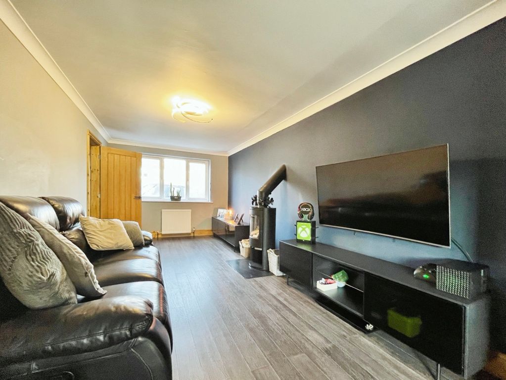 Property photo 2 of 23 3832035