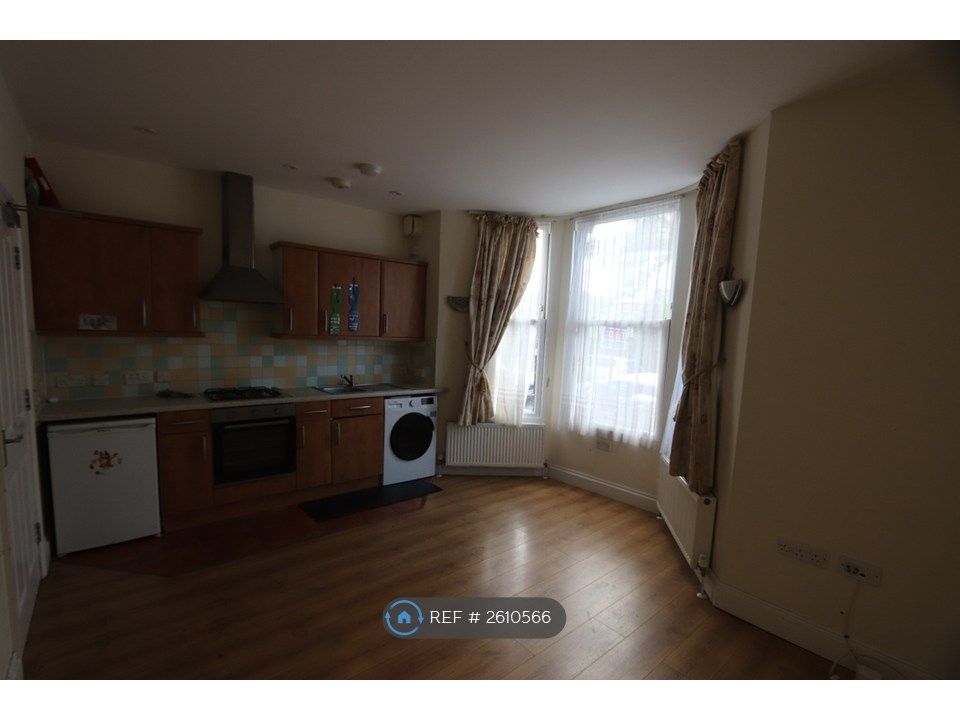 Property photo 2 of 23