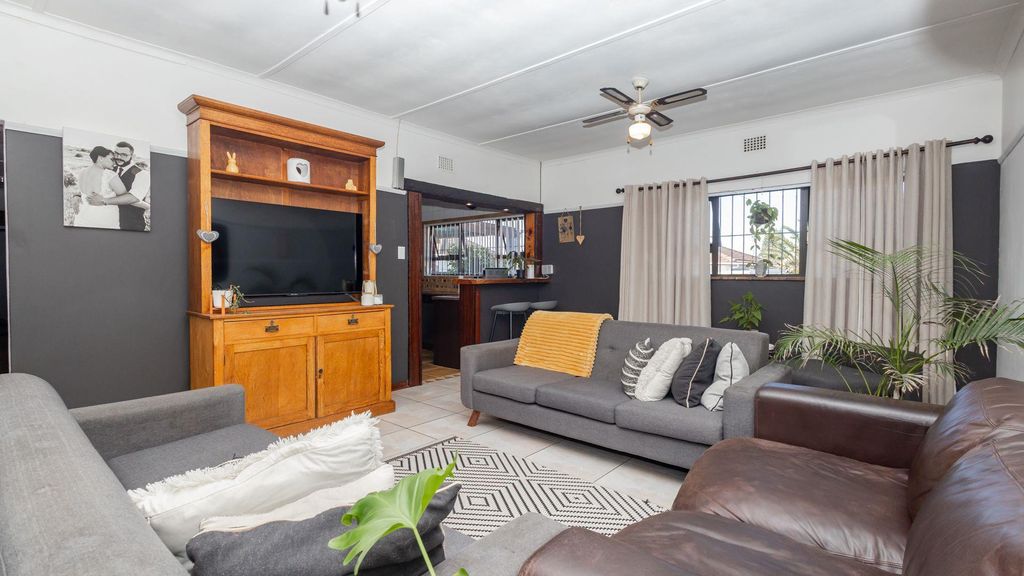 Property photo 3 of 47