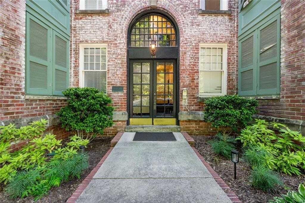 Property photo 1 of 31