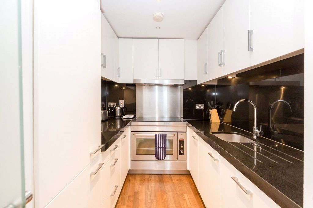 Property photo 3 of 15 Kitchen